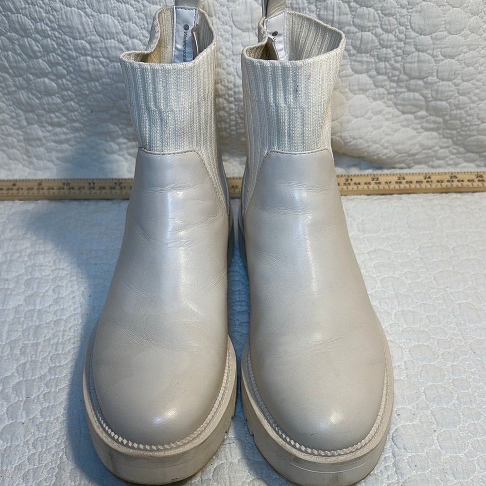 Blondo waterproof Women's White Ankle Boots